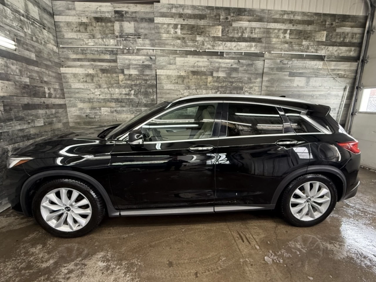2019 Infiniti QX50 Luxe AWD CUIR TOIT PANO NAV ** APPROUVÉ À 99.9% ** Image principale