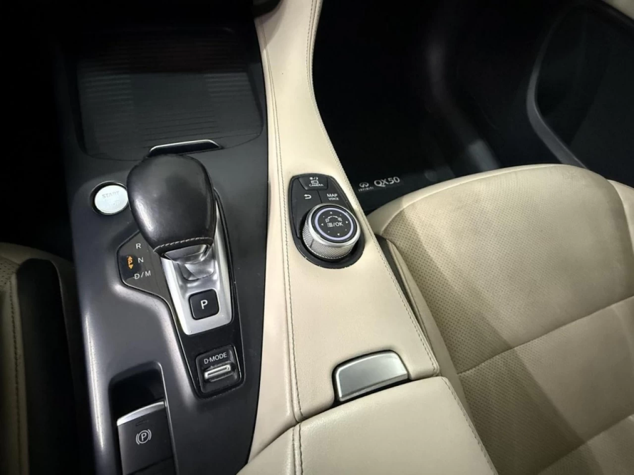 2019 Infiniti QX50 Luxe AWD CUIR TOIT PANO NAV ** APPROUVÉ À 99.9% ** Image principale