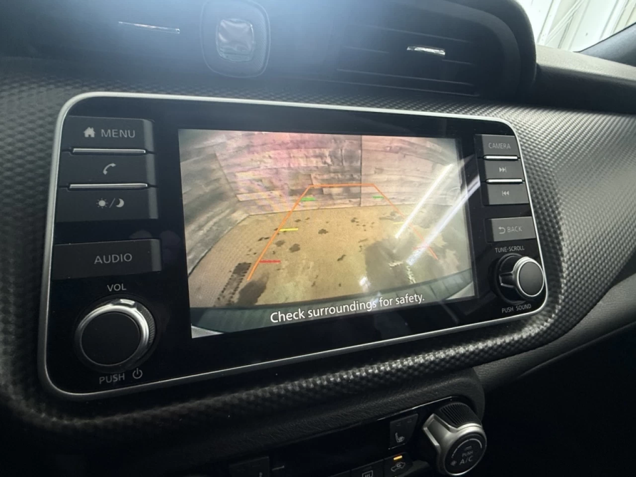 2019 Nissan Kicks SV Bluetooth sieges chauffant commande au volant** Image principale