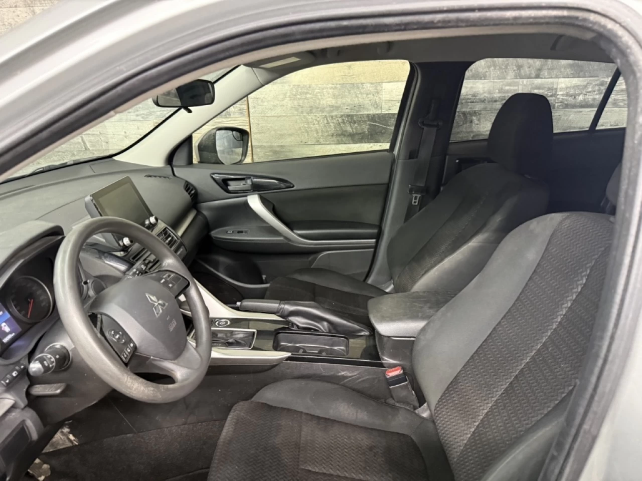 2022 Mitsubishi Eclipse Cross ES AWD BLUETOOTH MAGS **APPROUVÉ À 99.9%** Image principale