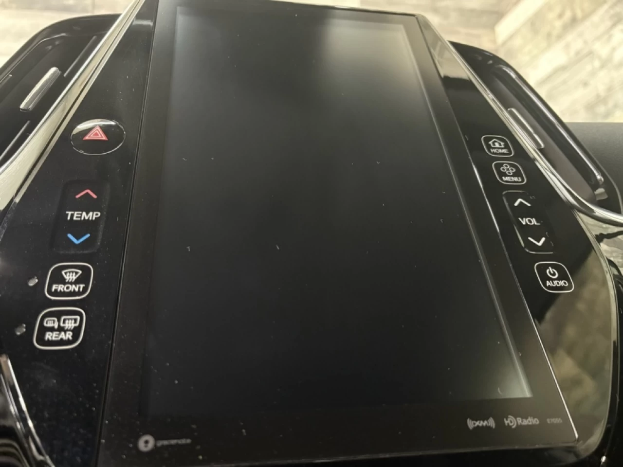 2019 Toyota Prius hybrid Technology AWD navigation sieges chauffant Image principale