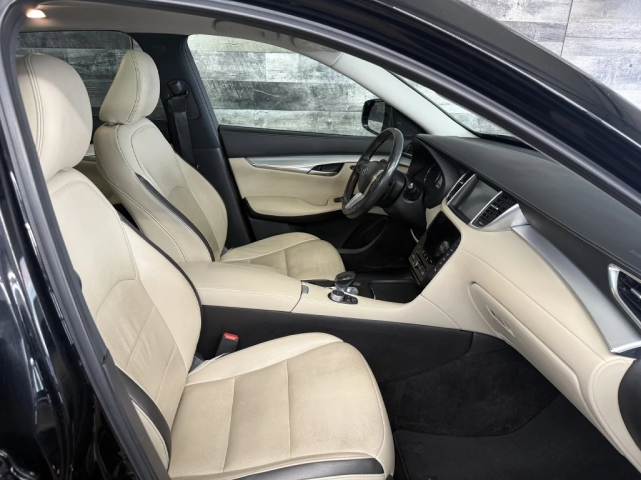 2019 Infiniti QX50 Luxe AWD CUIR TOIT PANO NAV ** APPROUVÉ À 99.9% ** Image principale