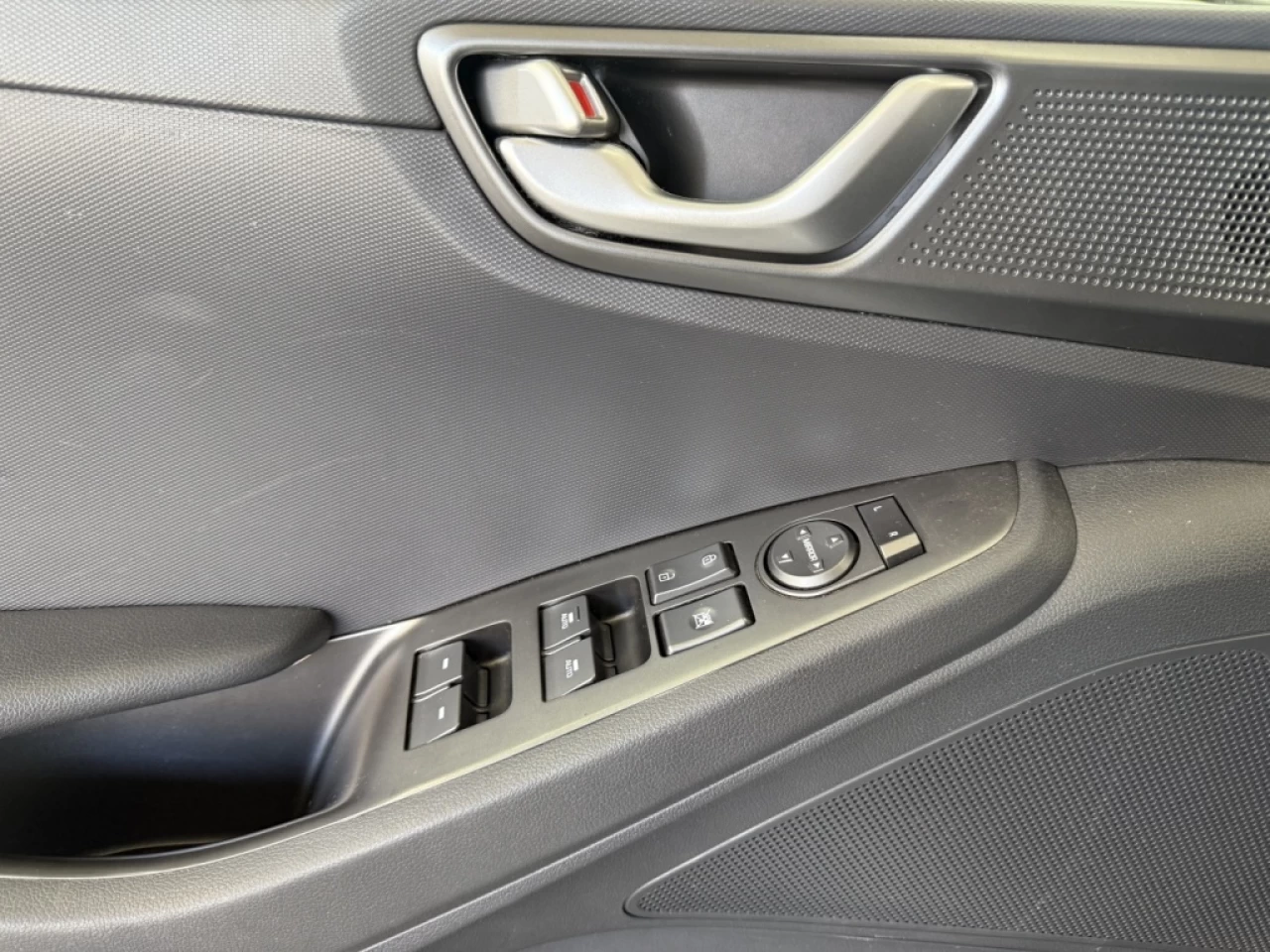 2021 Hyundai Ioniq PrivilÉgiÉ HYBRIDE APPLE CARPLAY TOIT **APPROUVÉE Image principale