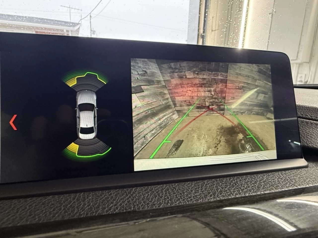 2018 BMW 3 Series 330i xDrive MSPORT CUIR TOIT NAV ** APPROUVÉ À 99. Image principale