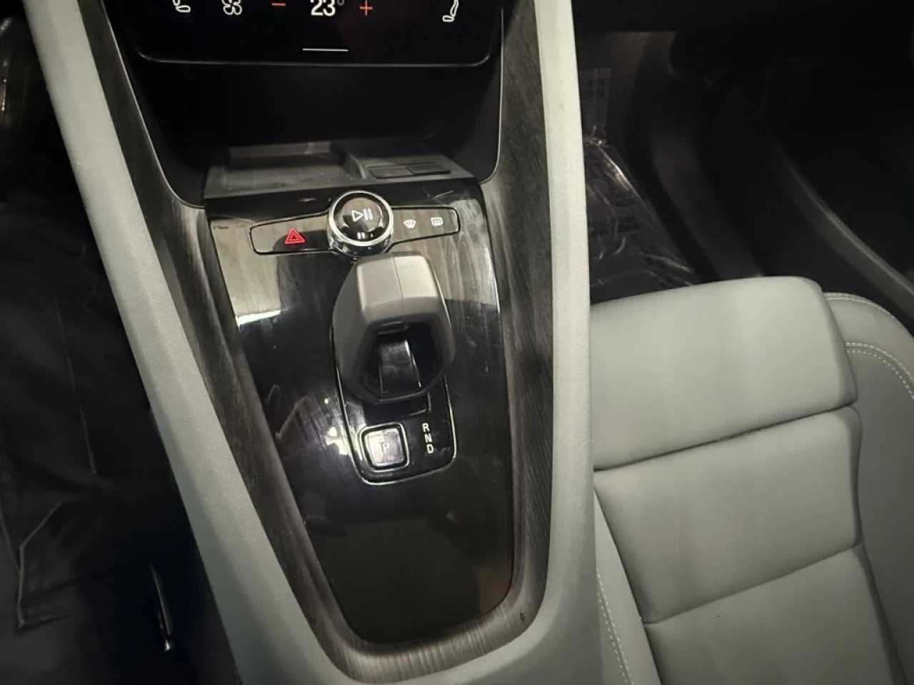 2023 Polestar 2 PLUS LONG RANGE DUAL MOTOR AWD**APPROUVÉ À 99.9%** Main Image