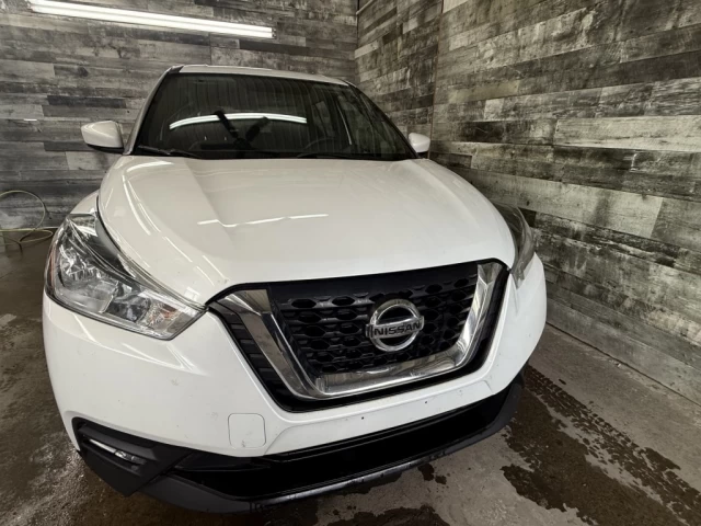 Nissan Kicks SV Bluetooth sieges chauffant commande au volant** 2019