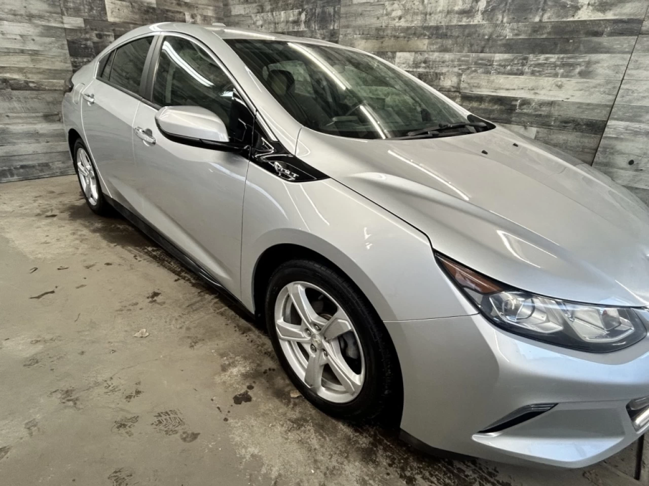 2019 Chevrolet Volt LT HYBRID **APPROUVÉ À 99.9%** Image principale