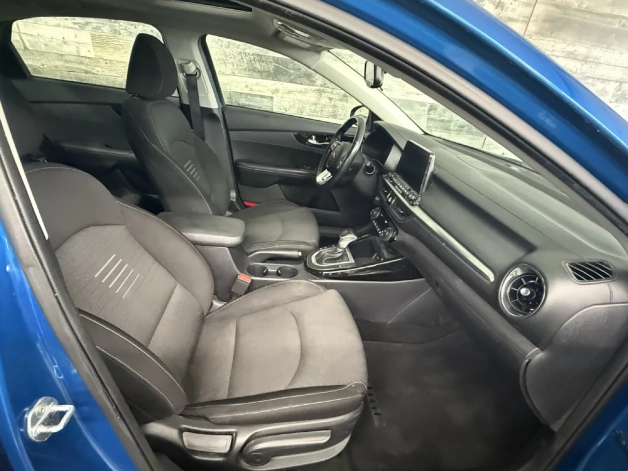 2021 Kia Forte EX Apple CarPlay, Toit, Bluetooth ** APPROUVÉ À 99 Image principale