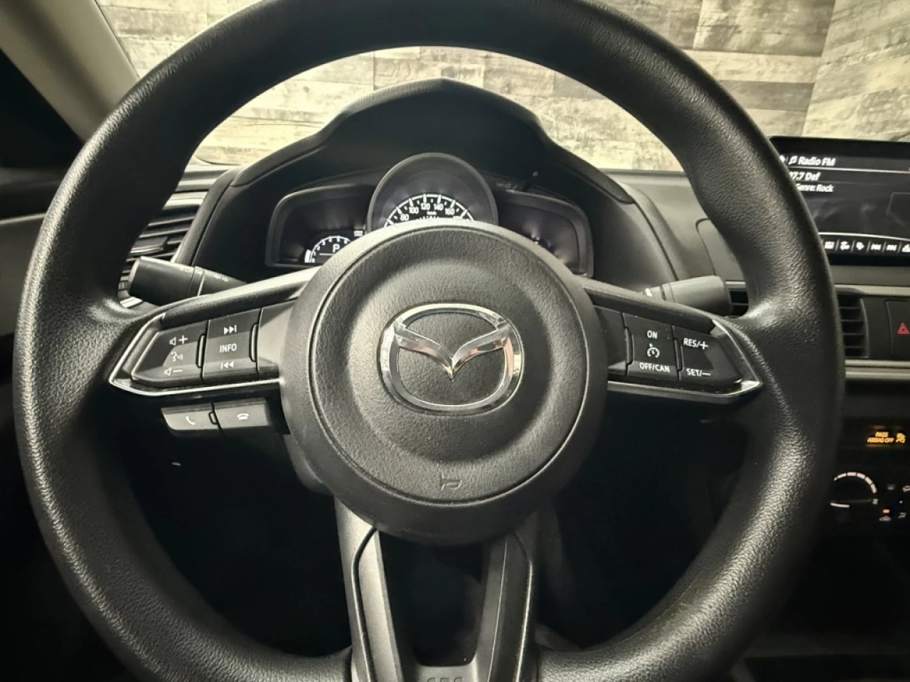 2017 Mazda Mazda3 GX AUTO CAM DE RECUL ** APPROUVÉ À 99.9% ** Image principale
