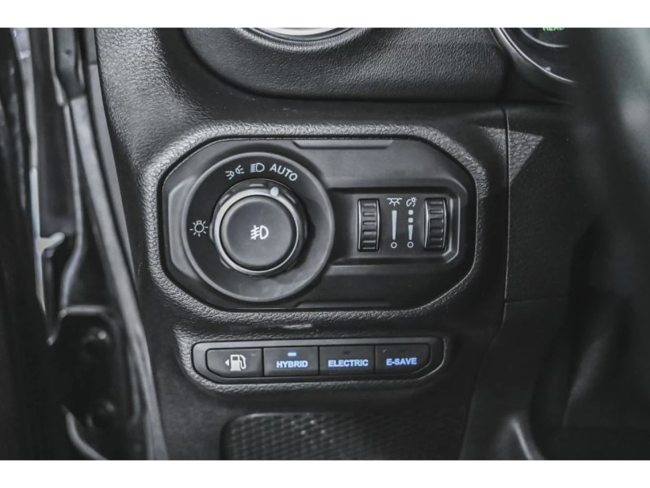 2021 Jeep Wrangler 4xe Unlimited Sahara 4x4 GR. TEMPS ENS REMORQUAGE Main Image