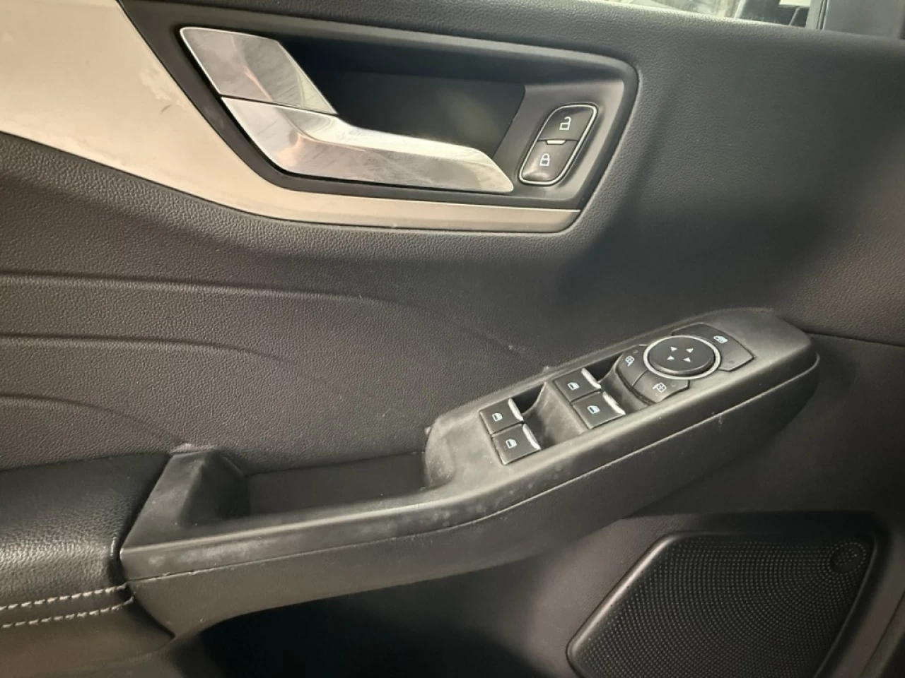 2021 Ford Escape SE AWD CAM DE RECUL ** APPROUVÉ À 99.9%** Image principale