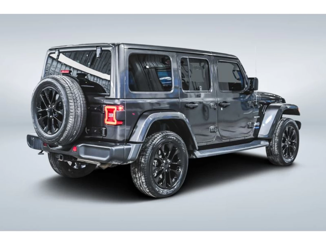 2021 Jeep Wrangler 4xe Unlimited Sahara 4x4 GR. TEMPS ENS REMORQUAGE Main Image