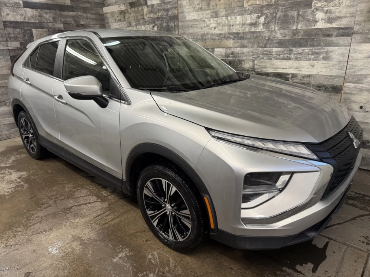 2022 Mitsubishi Eclipse Cross ES AWD BLUETOOTH MAGS **APPROUVÉ À 99.9%** Image principale