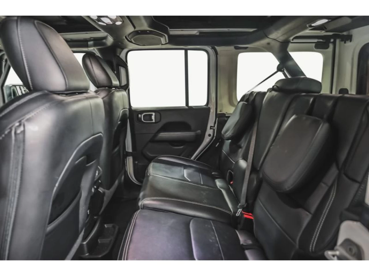 2021 Jeep Wrangler 4XE Unlimited Sahara 4X4 SKY ONE-TOUCH COLD WEATHE Main Image