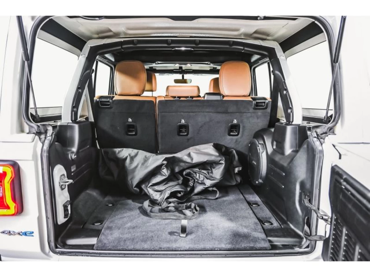 2021 Jeep Wrangler 4XE Unlimited Sahara 4x4F GROUPE REMORQUAGE Main Image