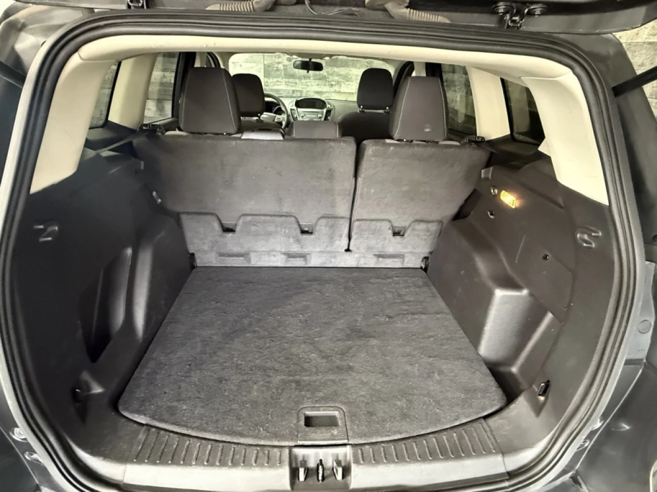 2018 Ford Escape SE AWD CAM DE RECUL **APPROUVÉ À 99.9%** Image principale