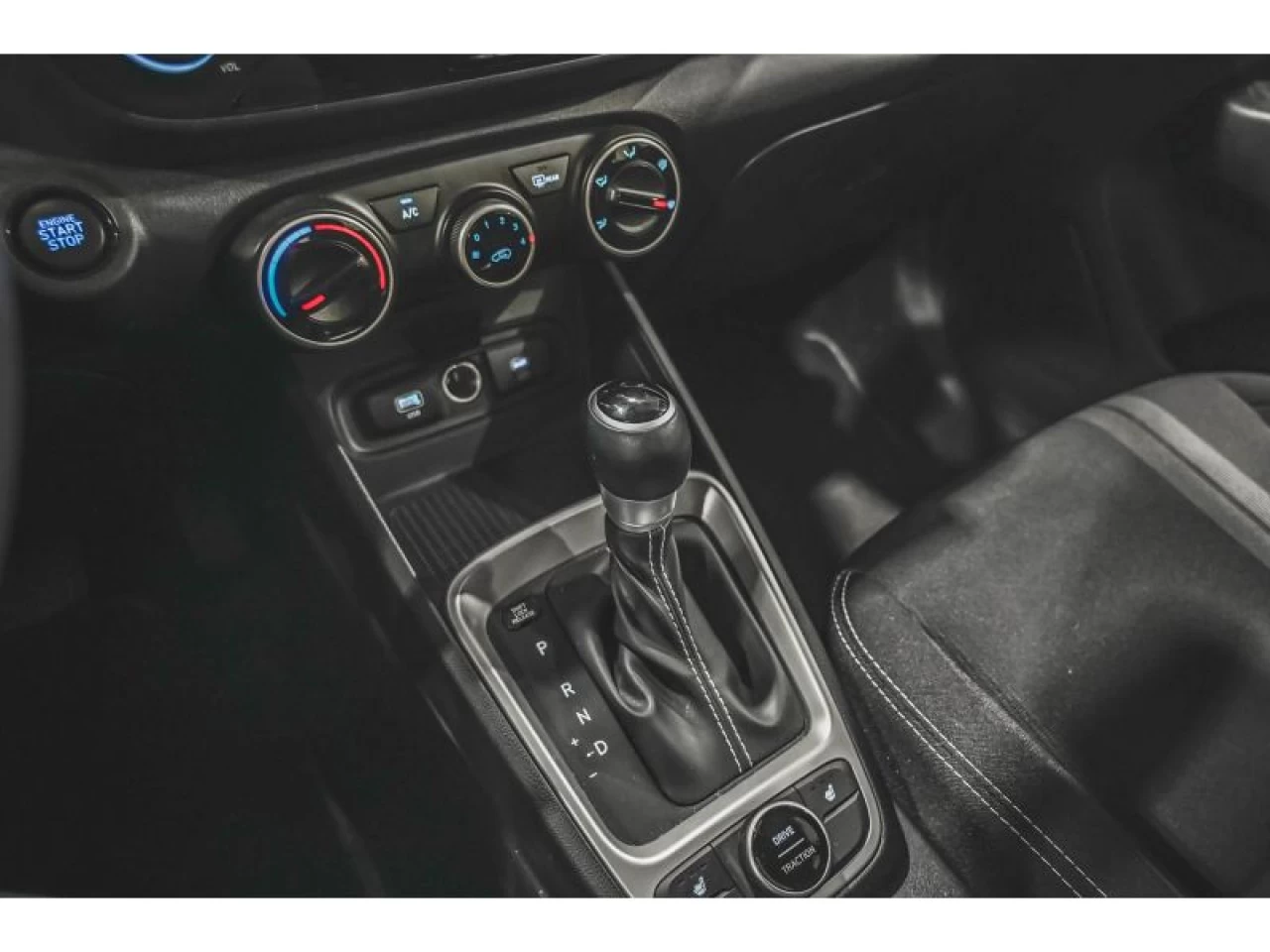 2025 Hyundai Venue Preferred IVT Main Image