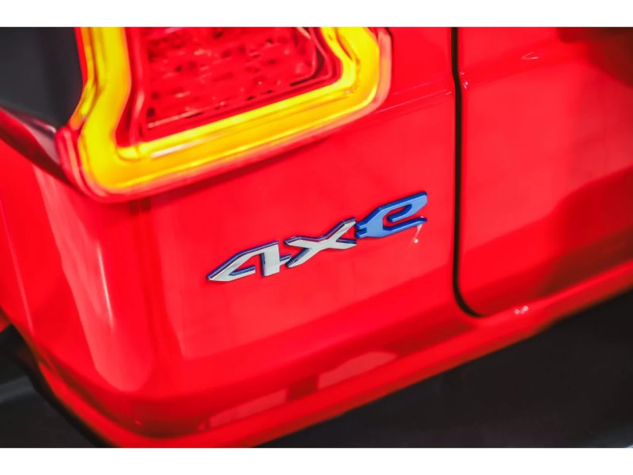 2021 Jeep Wrangler 4XE Unlimited Sahara 4x4 GROUPE REMORQUAGE 2 TOITS Main Image