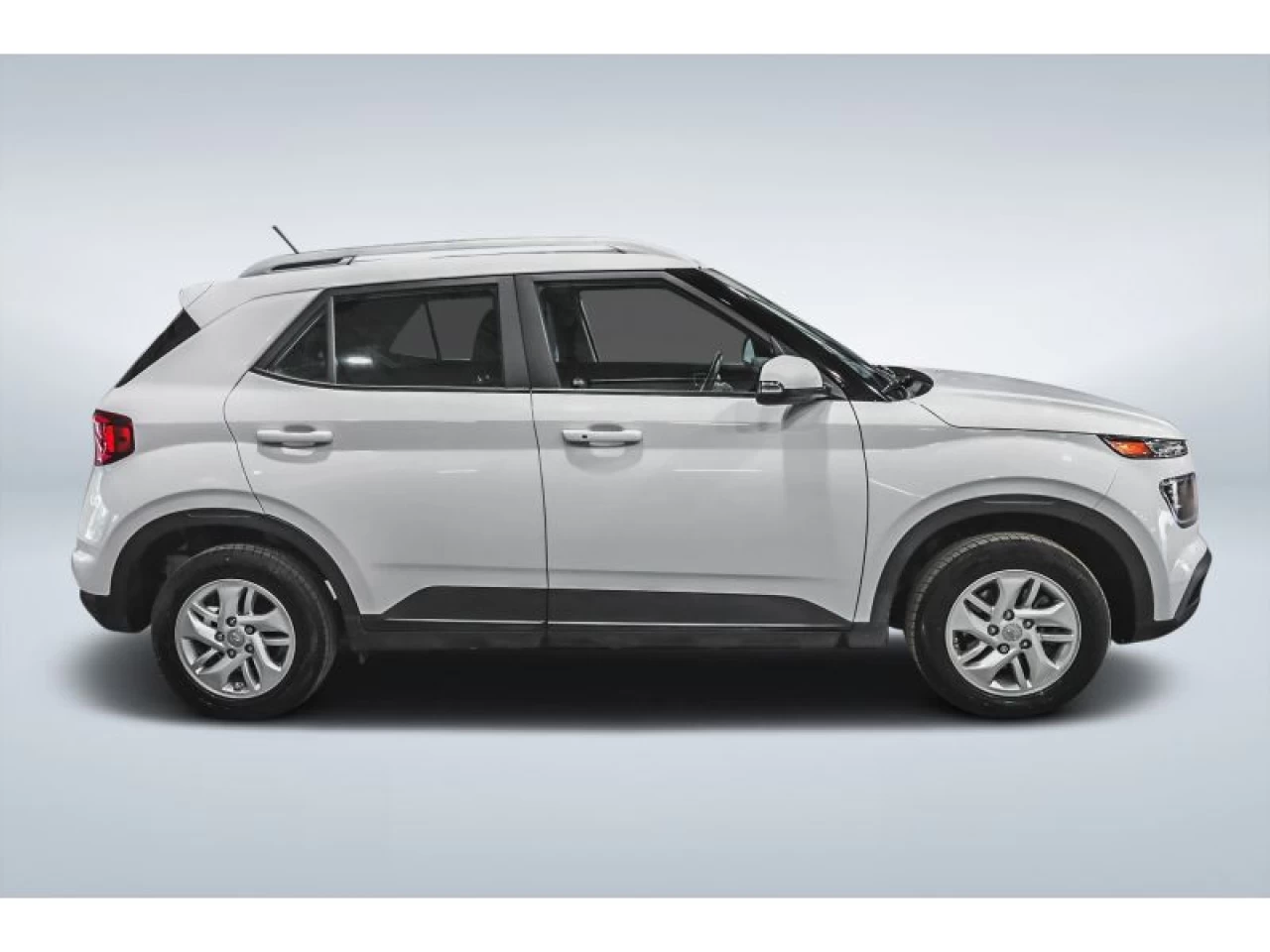 2025 Hyundai Venue Preferred IVT Main Image