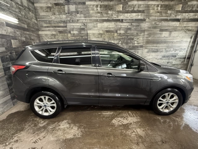 Ford Escape SE AWD CAM DE RECUL **APPROUVÉ À 99.9%** 2018