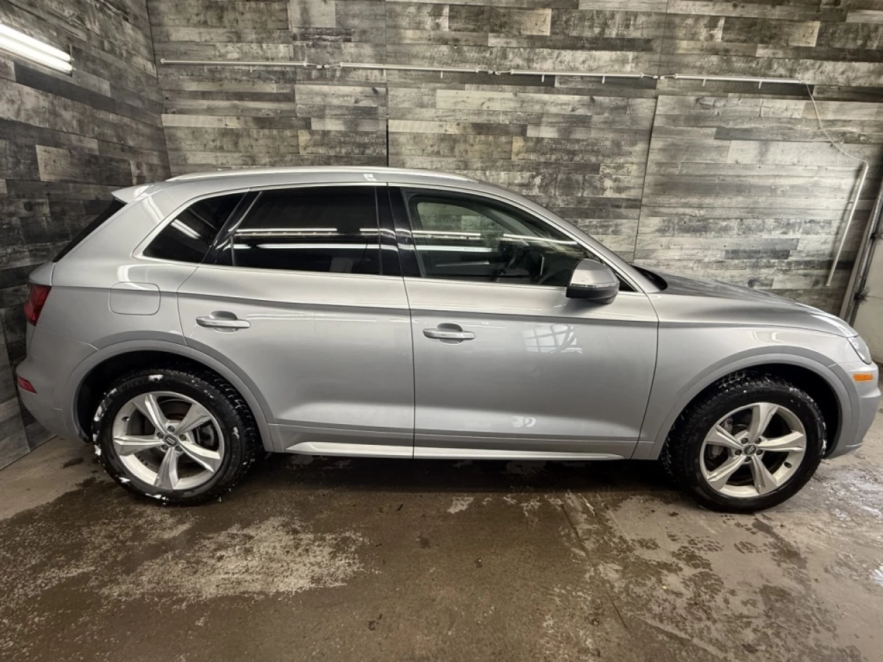 2018 Audi Q5 Progressiv AWD TOIT PANO NAV **APPROUVÉ À 99.9%** Image principale