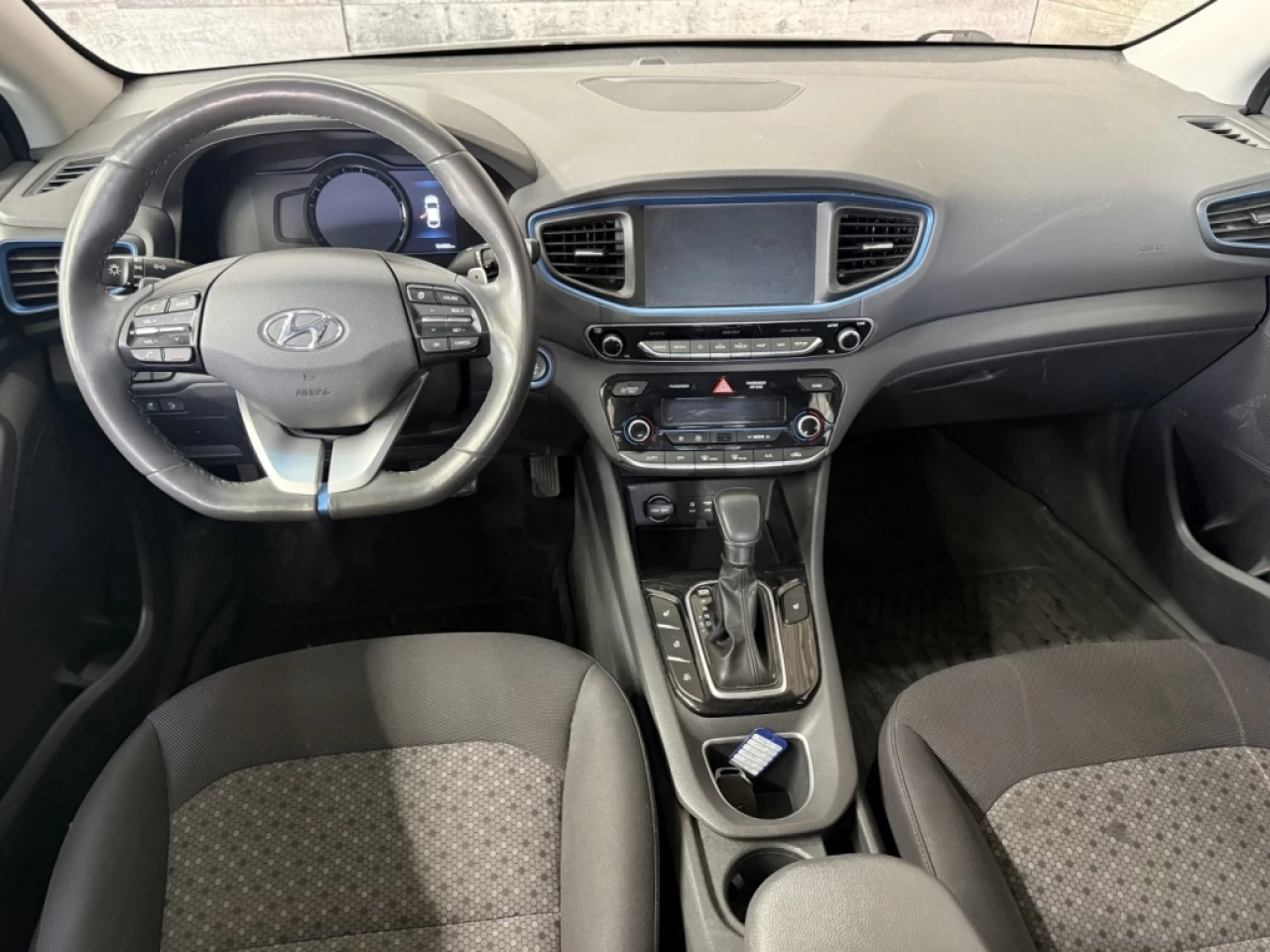 2019 Hyundai Ioniq PrivilÉgiÉ HYBRID PLUG-IN NAV MAGS ** APPROUVÉ À 9 Image principale