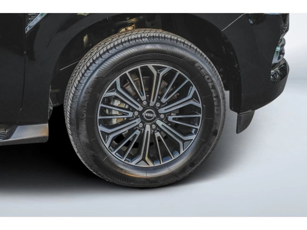 2025 Nissan Armada Platinum 4X4 FULL Image principale