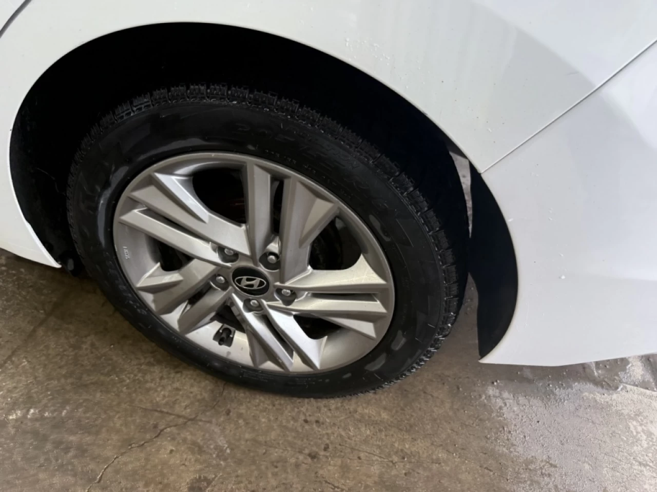 2019 Hyundai Elantra Preferred  Auto Bluetooth ** APPROUVÉ À ** 99.9% Image principale