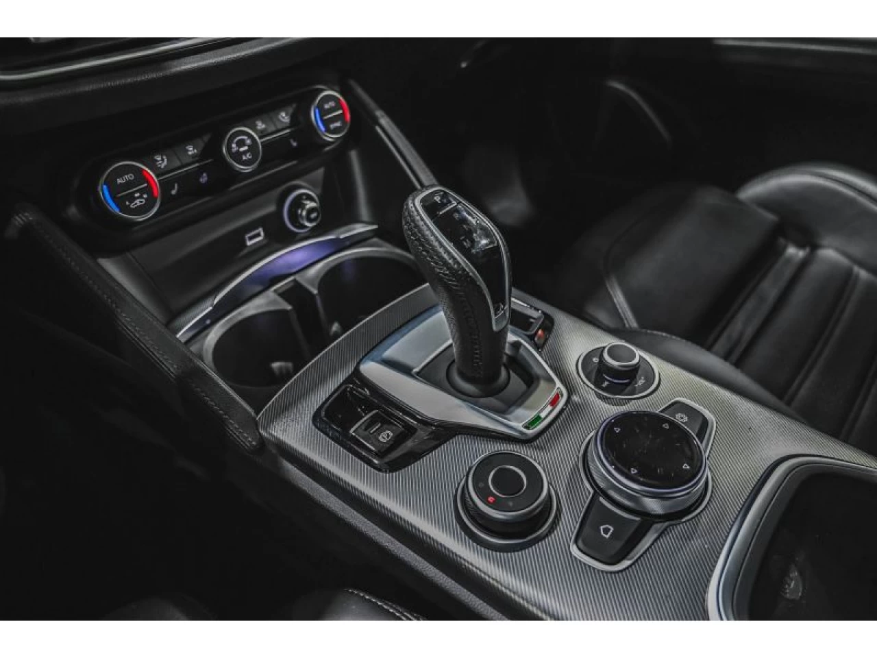 2022 Alfa Romeo Stelvio Veloce AWD Main Image