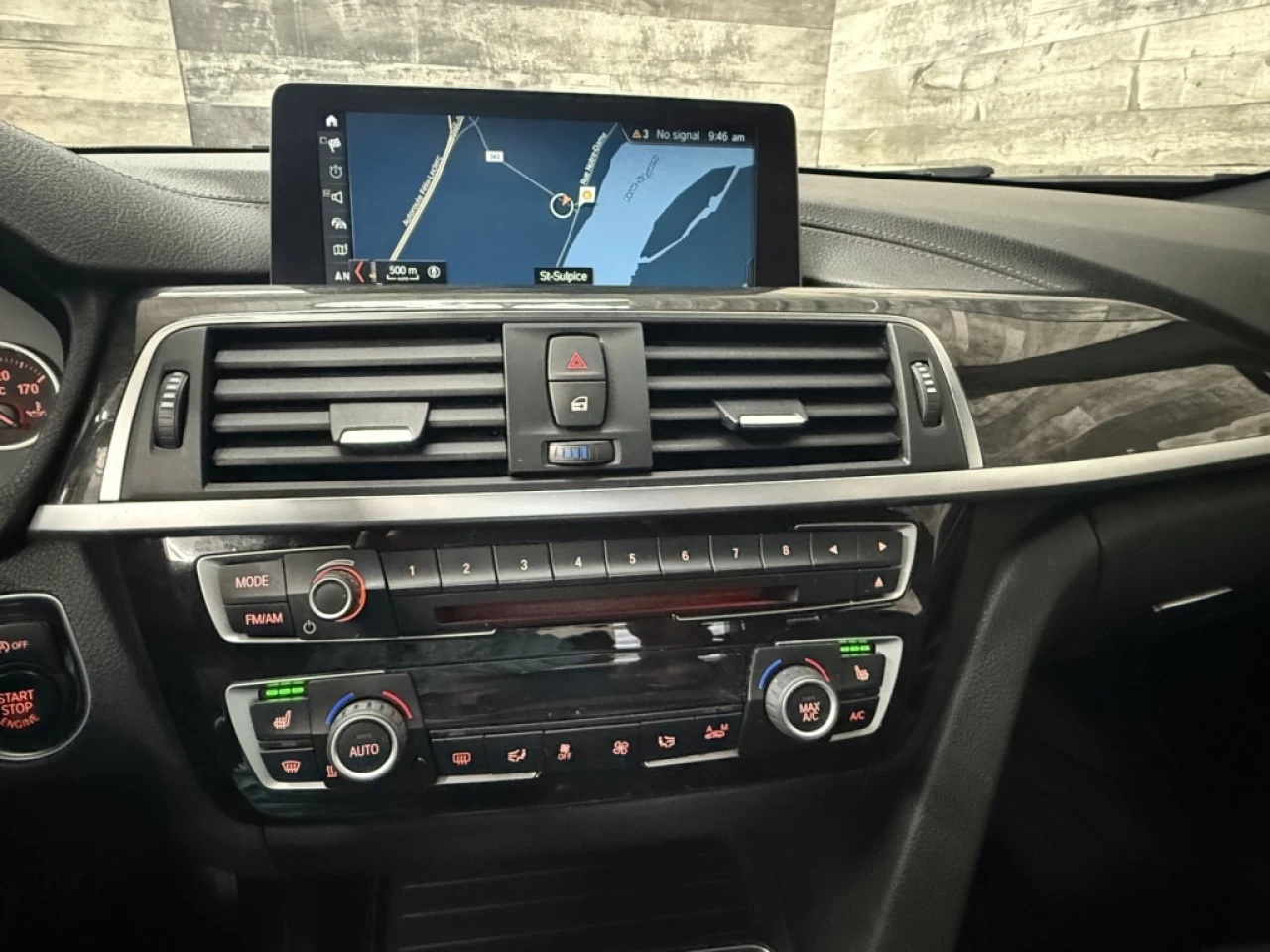 2018 BMW 3 Series 330i xDrive MSPORT CUIR TOIT NAV ** APPROUVÉ À 99. Image principale