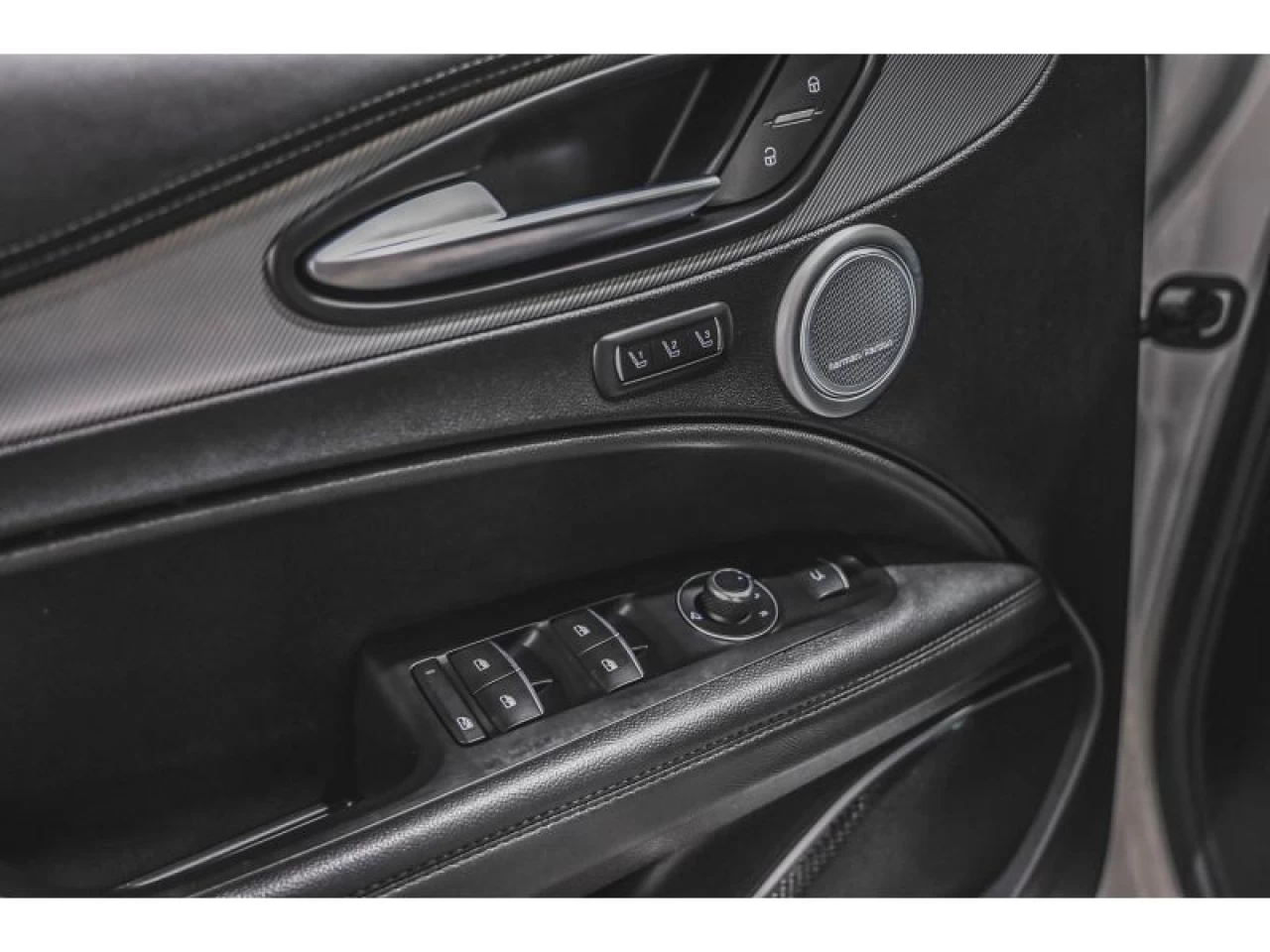2022 Alfa Romeo Stelvio Veloce AWD Main Image