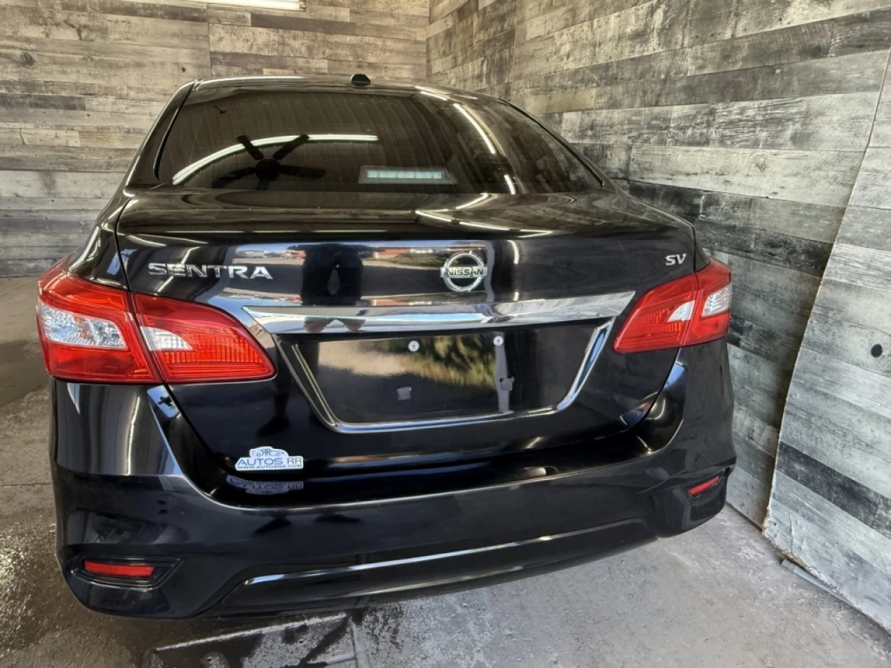 2018 Nissan Sentra SV AUTO TOIT CAM DE RECUL **APPROUVÉ À 99.9%** Image principale