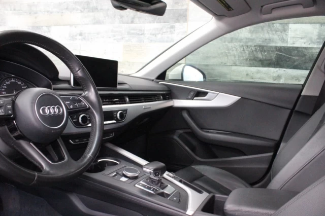 Audi A4 Progressiv Awd Cuir Toit **Approuvé à 99.9%** 2017
