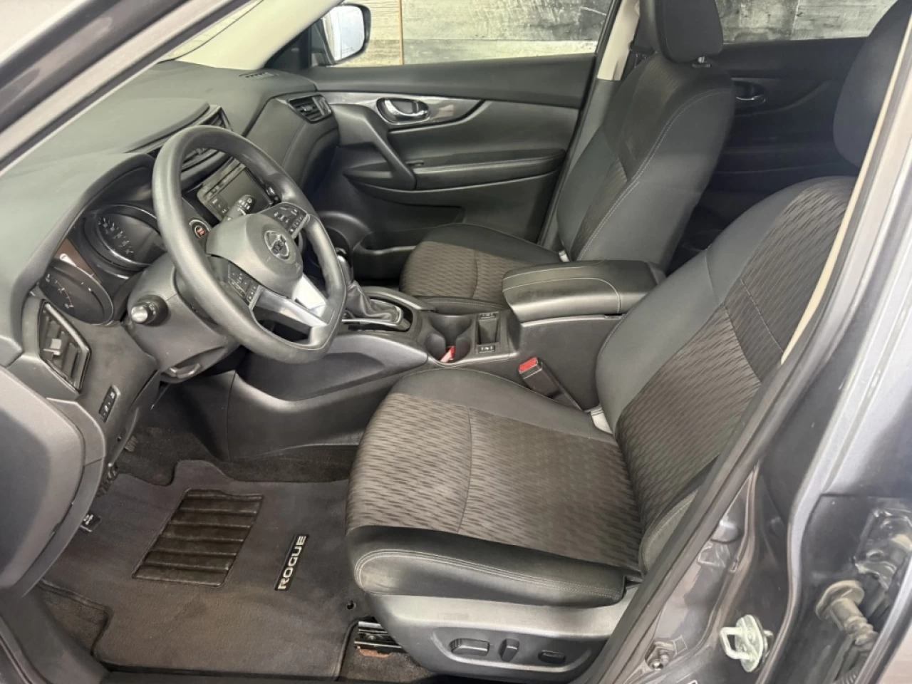 2019 Nissan Rogue SV AWD TOIT PANO CAM DE RECUL** APPROUVÉ À 99.9% * Image principale