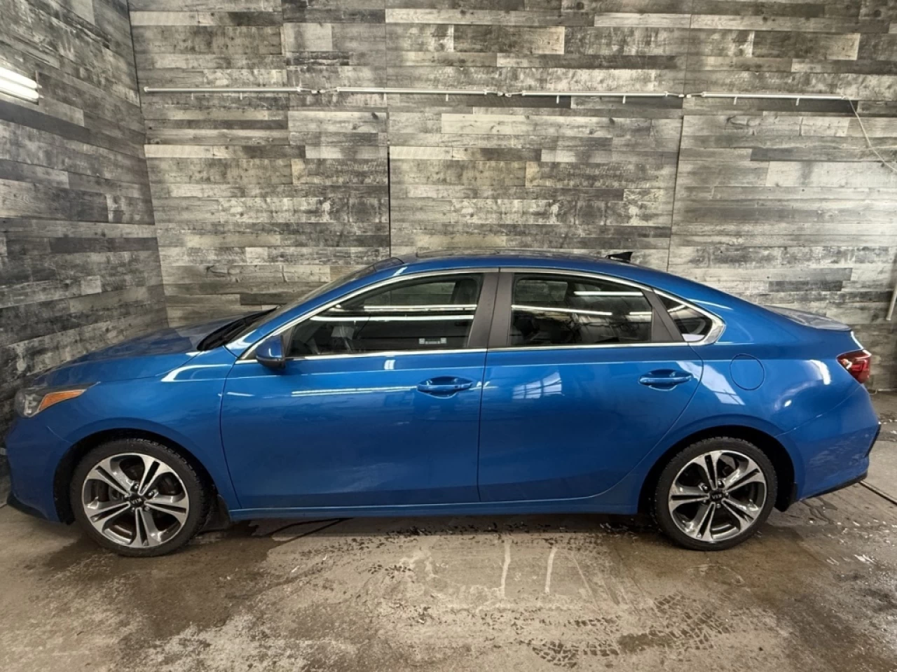 2021 Kia Forte EX Apple CarPlay, Toit, Bluetooth ** APPROUVÉ À 99 Image principale