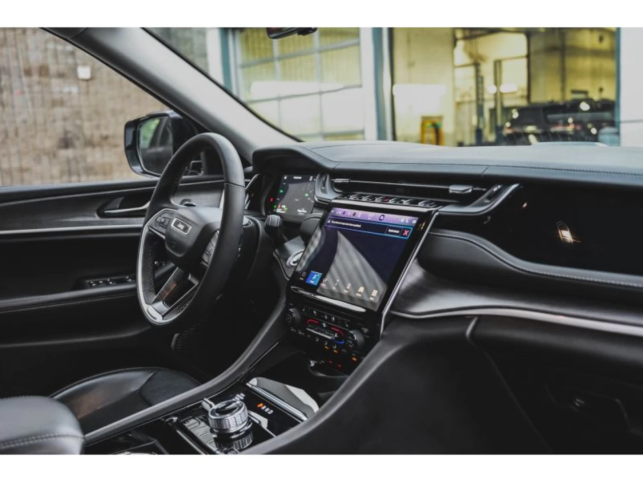 2022 Jeep Grand Cherokee 4xe 4x4 LUXURY REAR SEAT VIDEO PASSENGER SCREEN Image principale