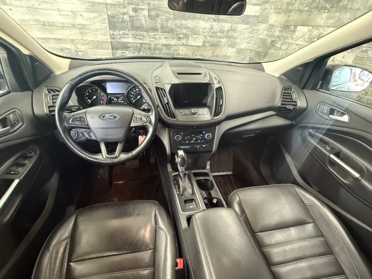 2018 Ford Escape SEL AWD CUIR CAM DE RECUL **APPROUVÉE 99,9%** Image principale