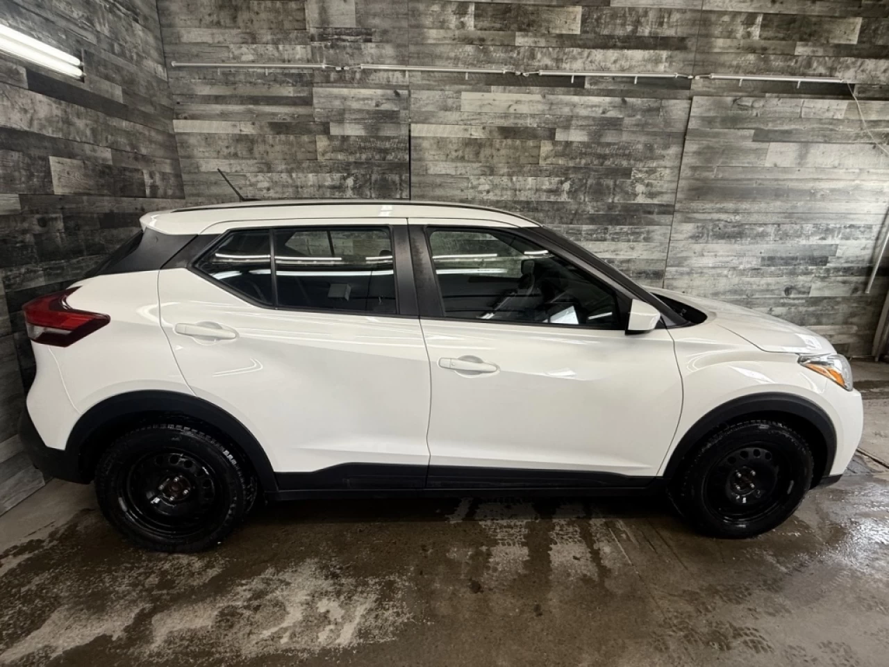 2019 Nissan Kicks SV Bluetooth sieges chauffant commande au volant** Image principale