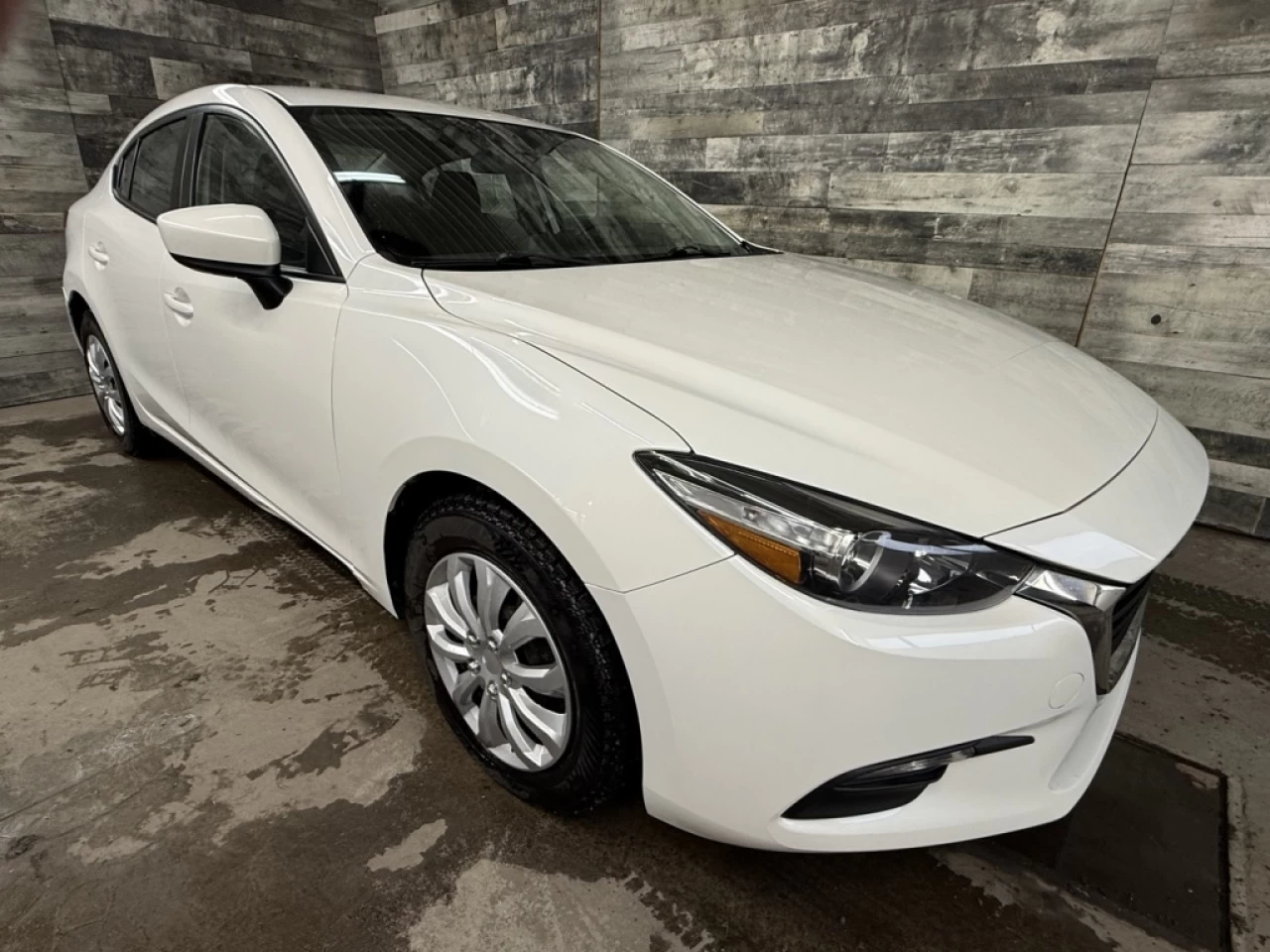 2017 Mazda Mazda3 GX AUTO CAM DE RECUL ** APPROUVÉ À 99.9% ** Image principale