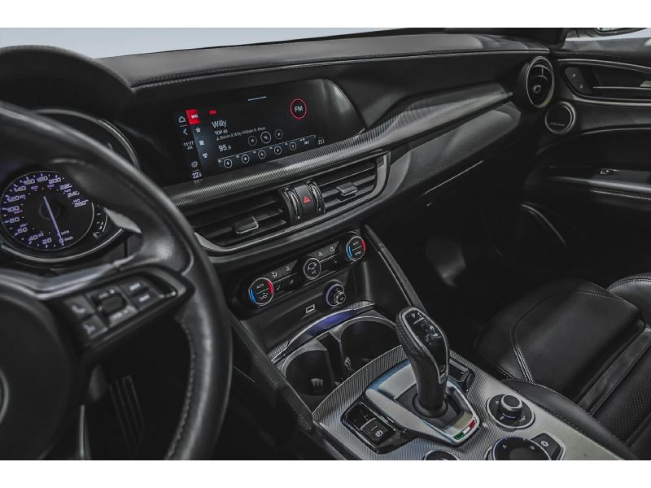 2022 Alfa Romeo Stelvio Veloce AWD Main Image