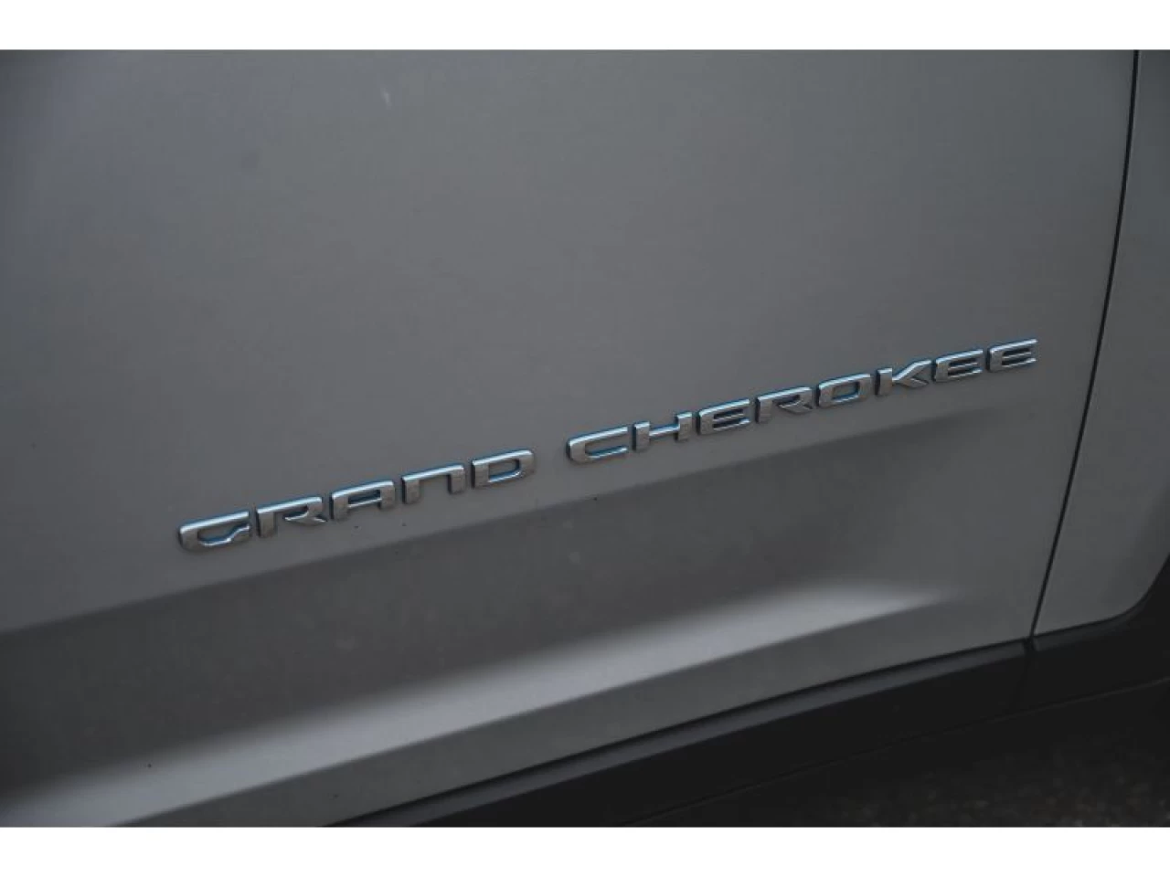 2022 Jeep Grand Cherokee 4xe 4x4 LUXURY REAR SEAT VIDEO PASSENGER SCREEN Image principale