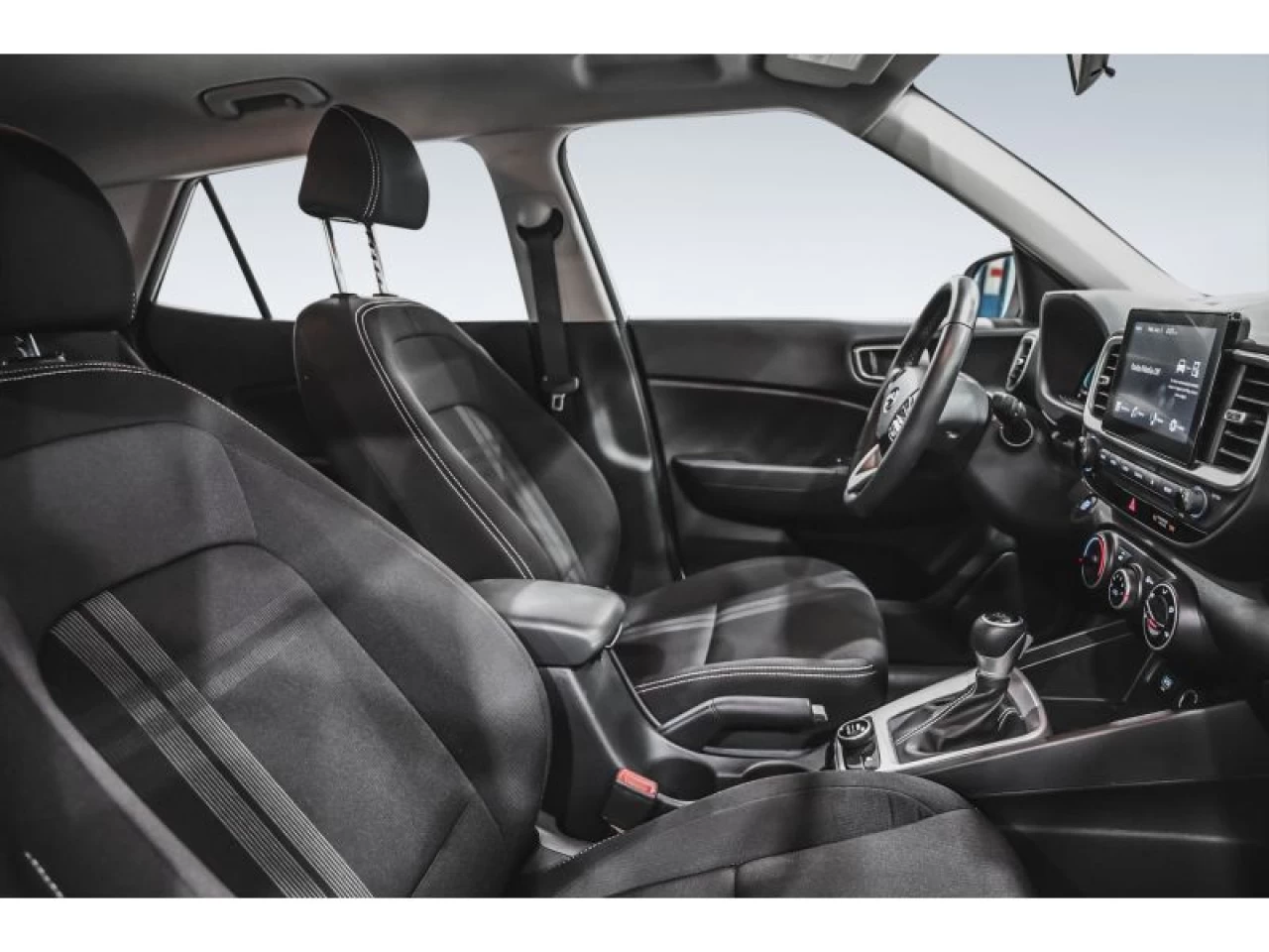 2025 Hyundai Venue Preferred IVT Main Image