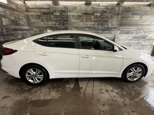 Hyundai Elantra Preferred  Auto Bluetooth ** APPROUVÉ À ** 99.9% 2019