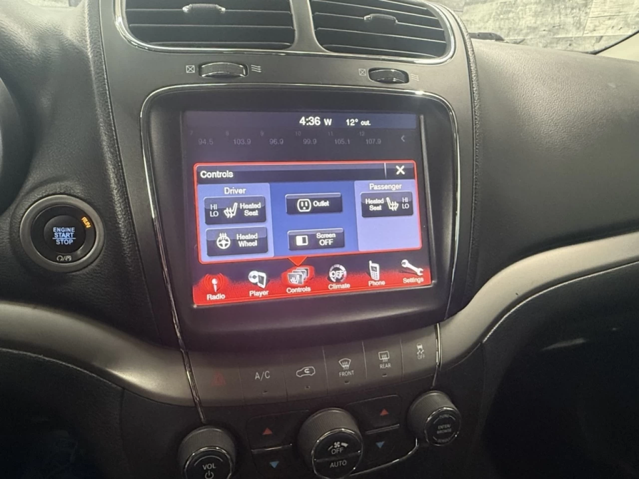 2018 Dodge Journey Crossroad AWD CUIR BLUETHOOT **APPROUVÉE 99,9%** Image principale