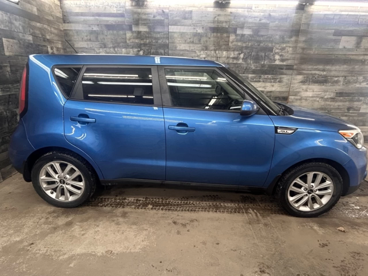 2018 Kia Soul EX CUIR TOIT CAM DE RECUL **APPROUVÉ À 99.9%** Image principale