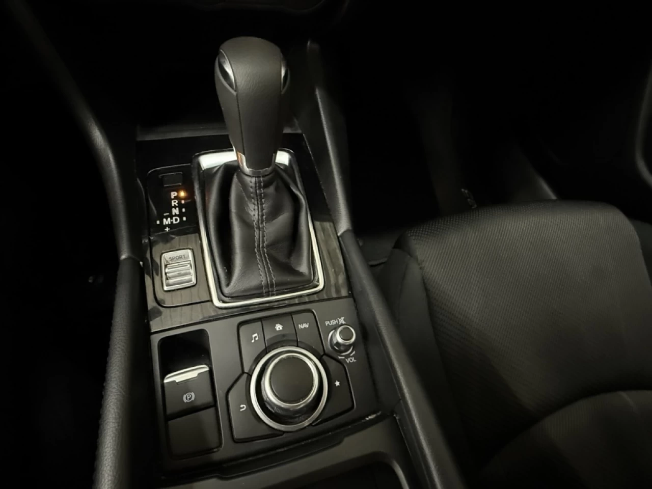 2017 Mazda Mazda3 GX AUTO CAM DE RECUL ** APPROUVÉ À 99.9% ** Image principale