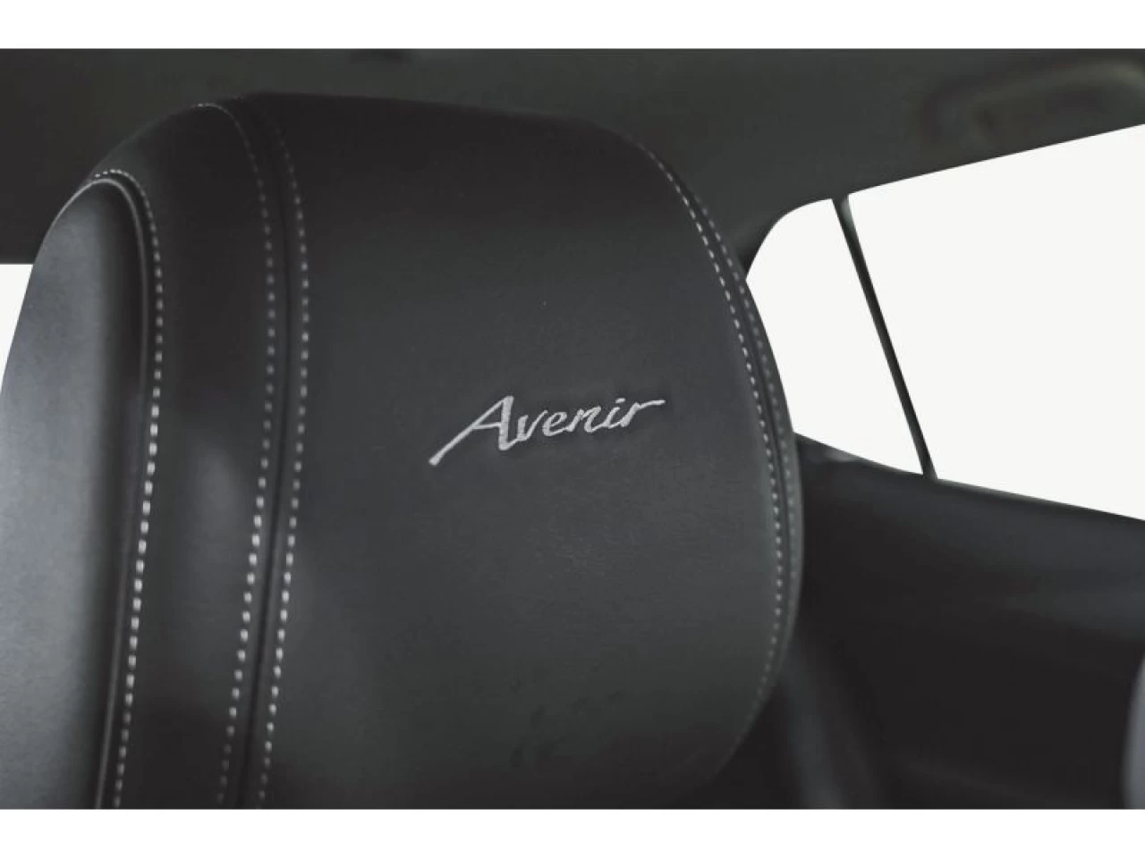 2024 Buick Encore GX AWD 4dr Avenir Main Image