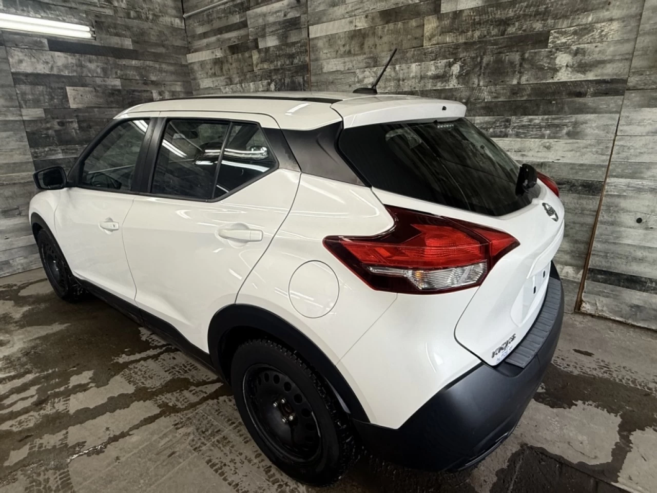 2019 Nissan Kicks SV Bluetooth sieges chauffant commande au volant** Image principale