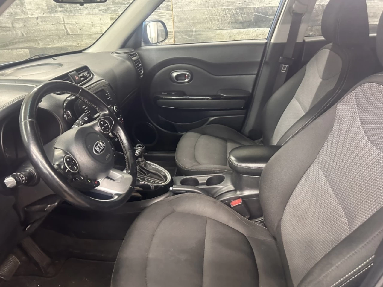 2018 Kia Soul EX CUIR TOIT CAM DE RECUL **APPROUVÉ À 99.9%** Image principale