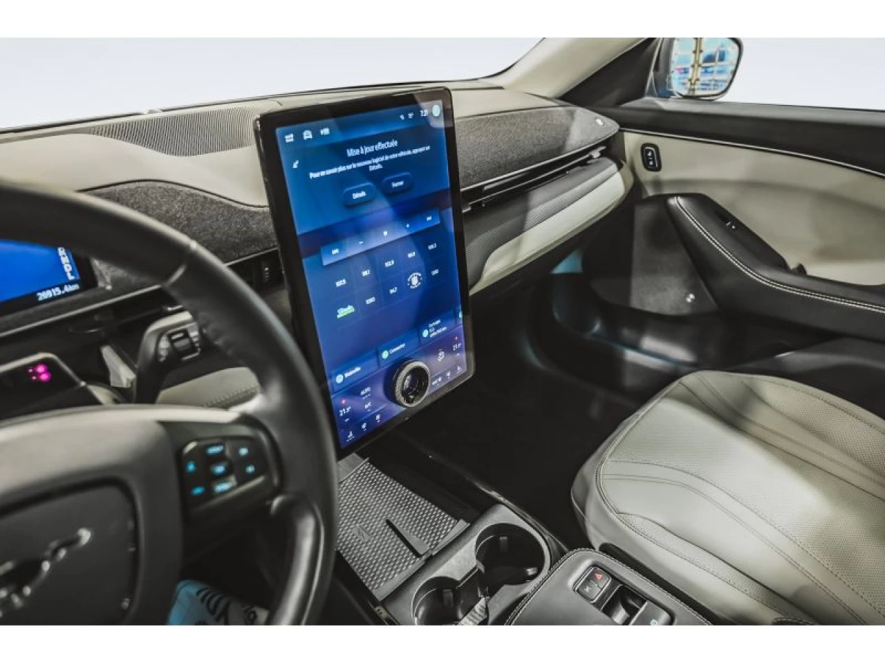 2024 Ford Mustang Mach-E Premium AWD LONGUE AUTONOMIE TOIT PANORAMIQUE Main Image